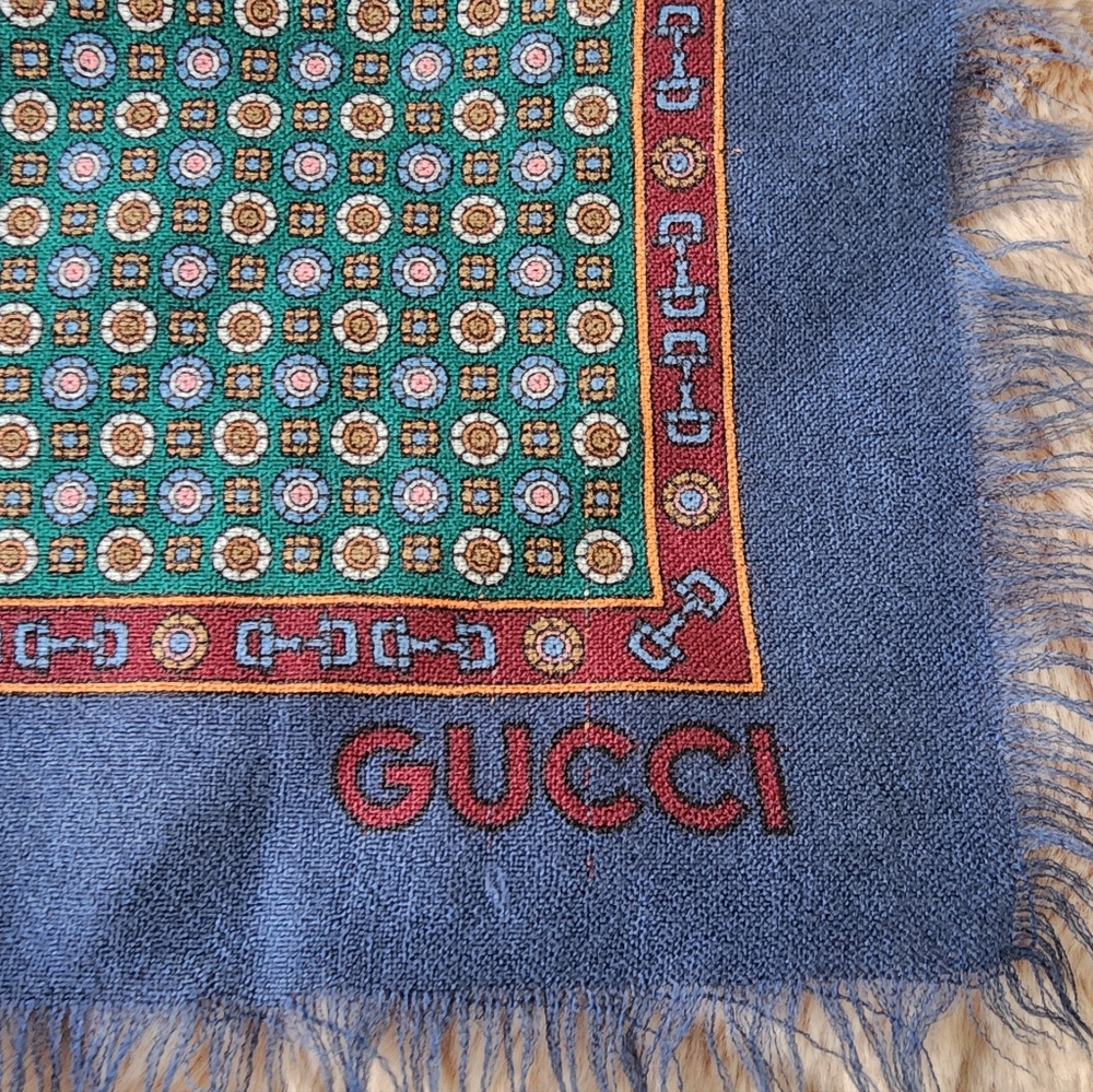 Authentic Vintage Gucci Elegant Patterned Shawl - image 4